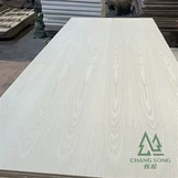 Rød eg finer krydsfiner